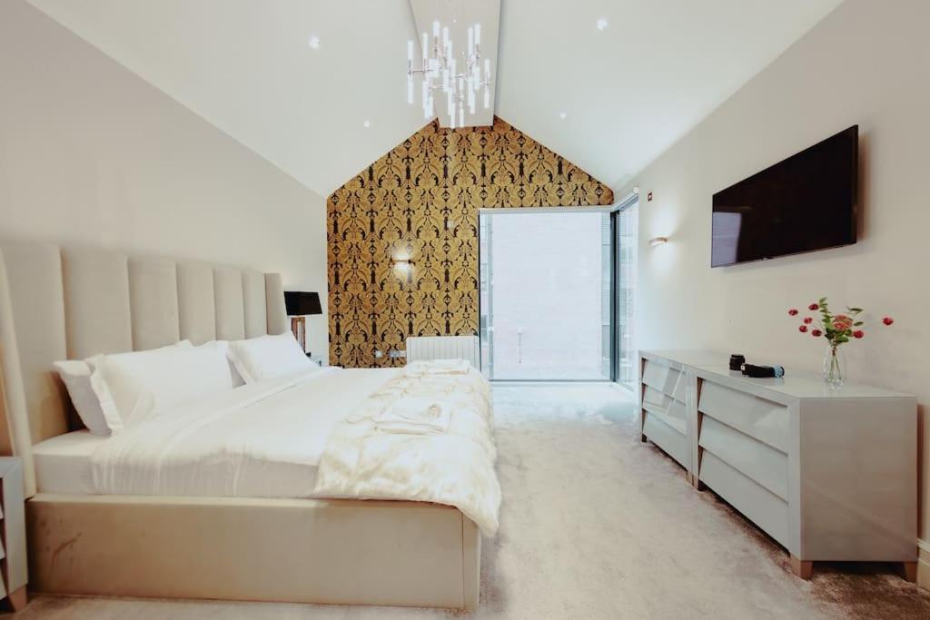 Апартаменты 3-Story Townhouse - Sleeps 8 Лидс Экстерьер фото